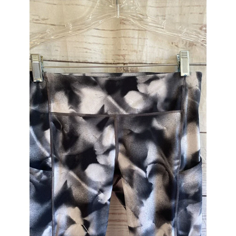 RARE Lululemon  INSPIRE Tight NWOT BLACK CLOUD TIE DYE  6 RUN Crop